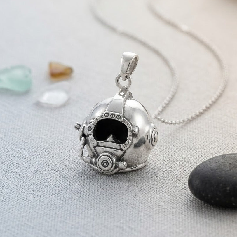 3 Dimensional Diving Helmet Sterling Silver Pendant TP1510*