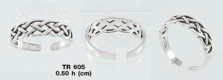 In a timeless moment ~ Celtic Knotwork Sterling Silver Ring TR605
