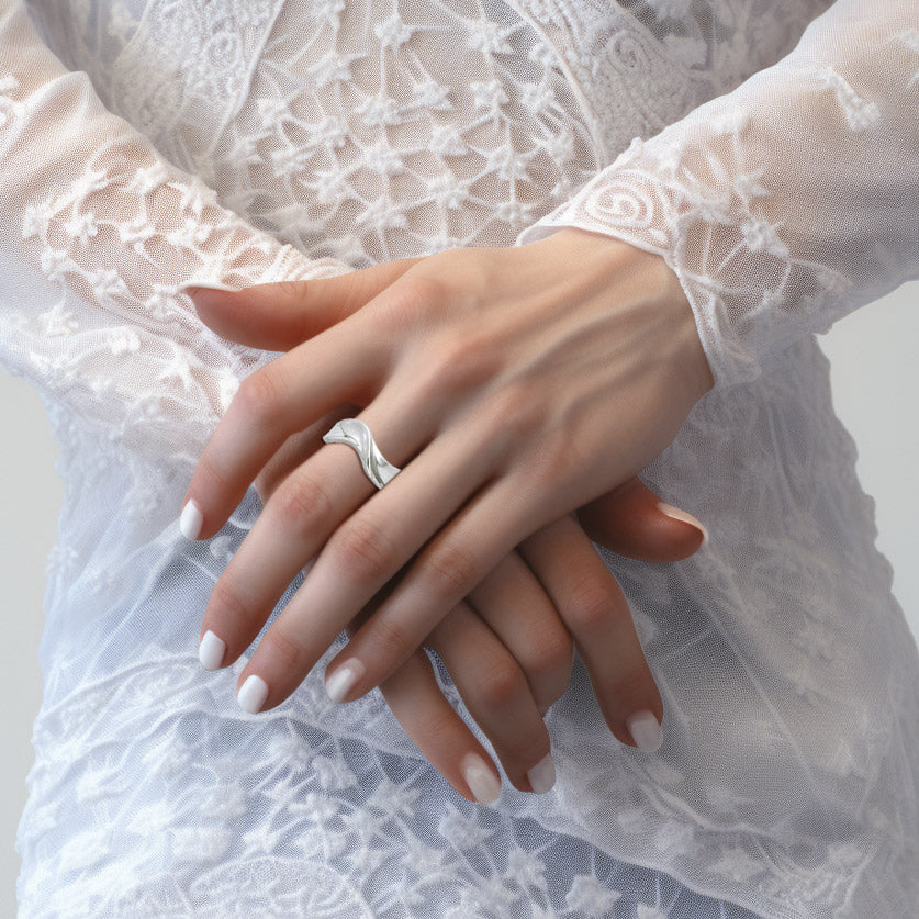 Elegance Sterling Silver Ring TRI858