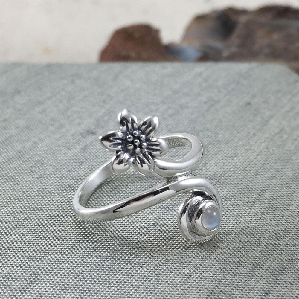 Flower with Gemstone Silver Ring TRI1874 - peterstone.dropshipping