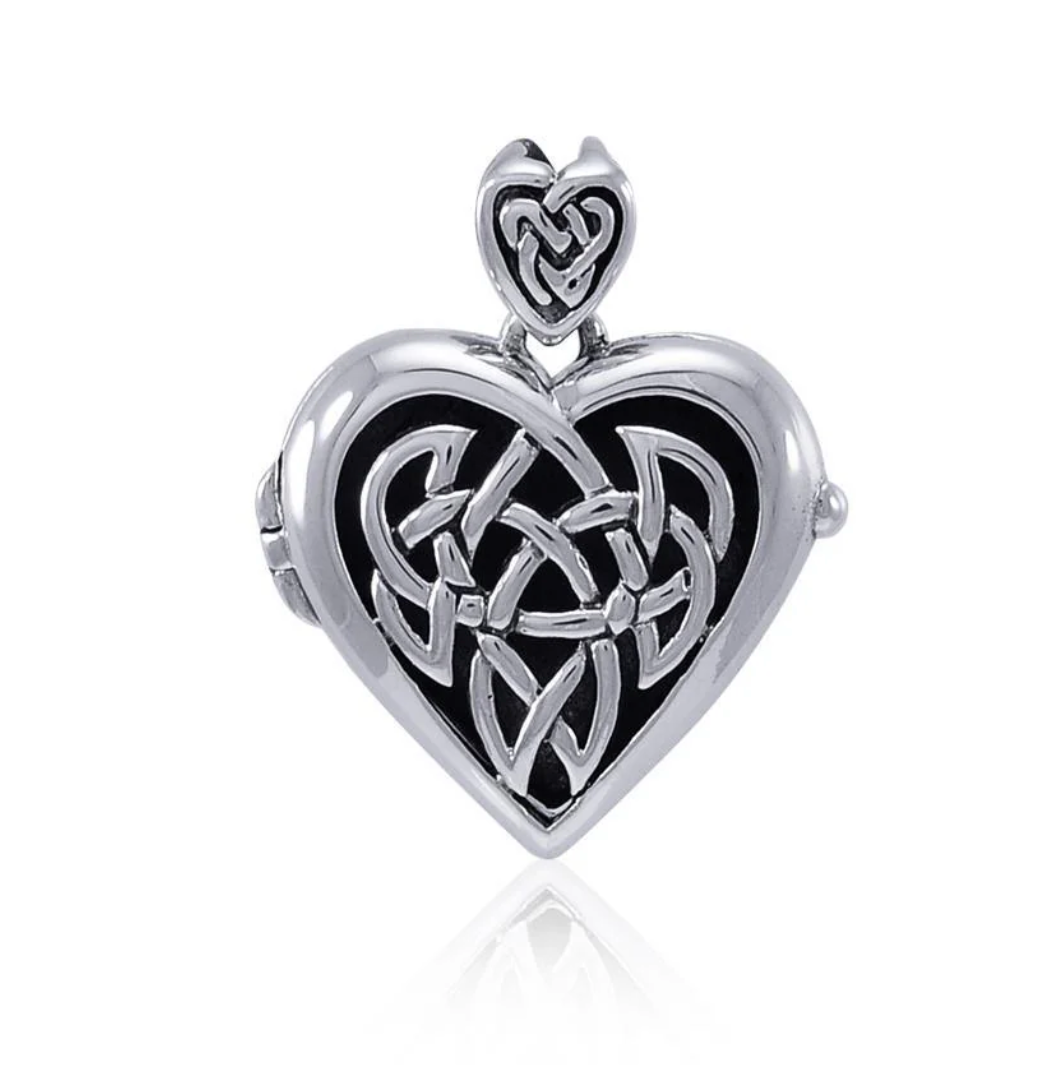 Aroma Pendants: Your Key to a Calm and Balanced Life