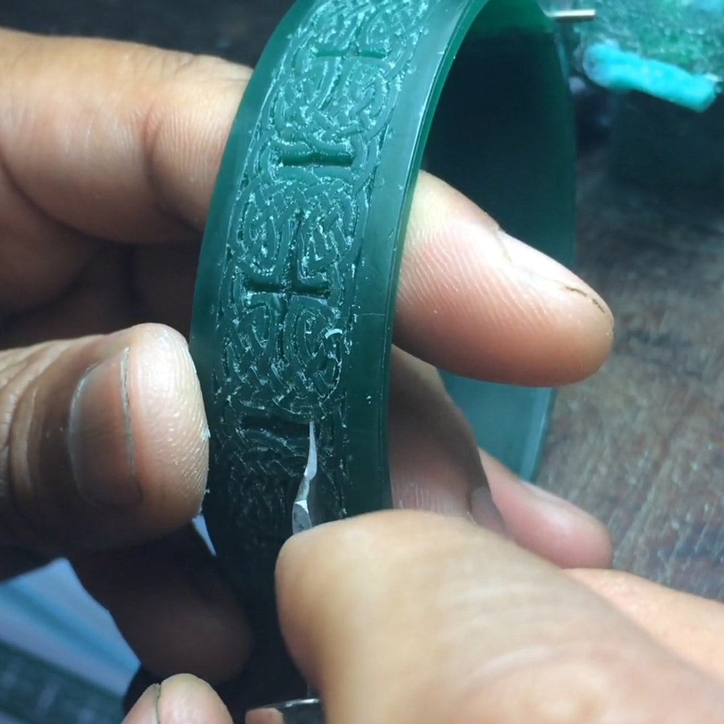 Large Silver Elegance Solid Celtic Knot Bangle with open lock TBA213