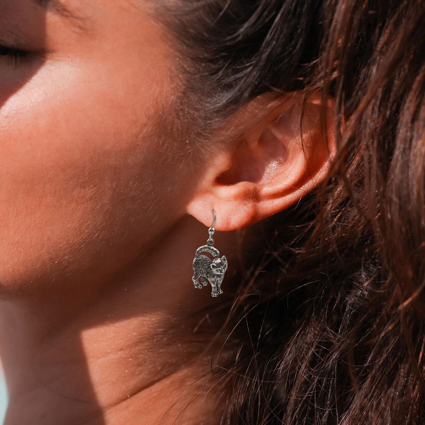 Lightweight Cat Familiar Sterling Silver Earrings TER2253