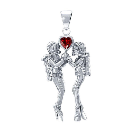 Gazing Dive Lovers Silver Pendant TP2685
