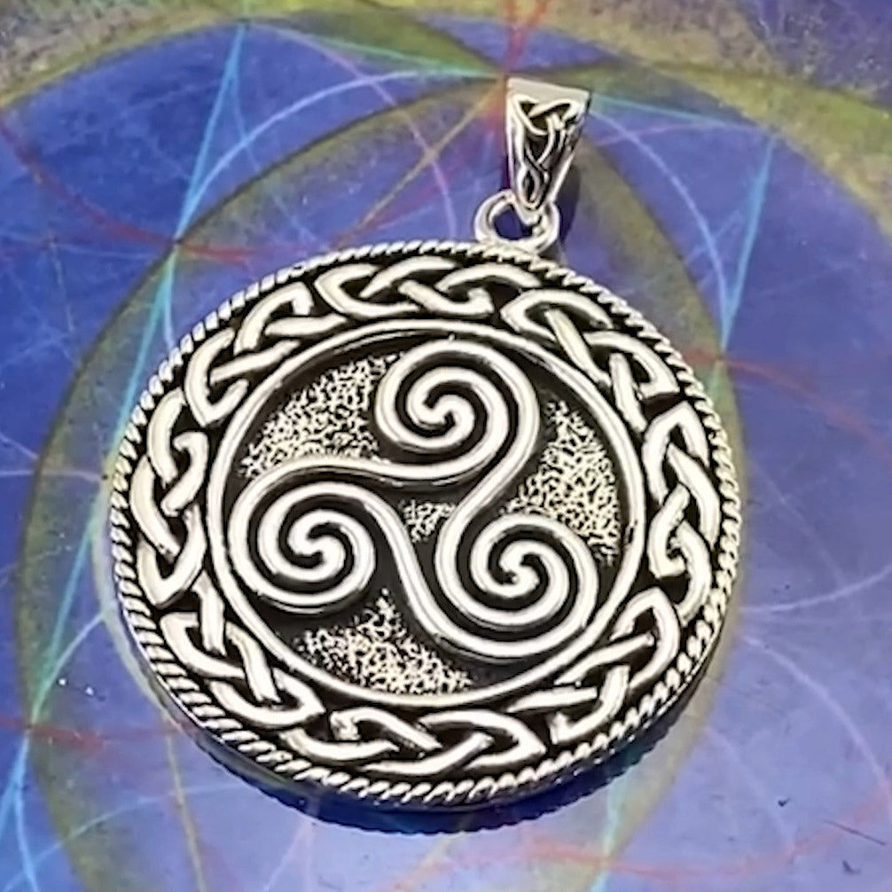 Large Celtic Knot Triskelion Pendant TP304