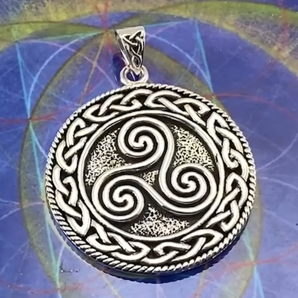 Large Celtic Knot Triskelion Pendant TP304