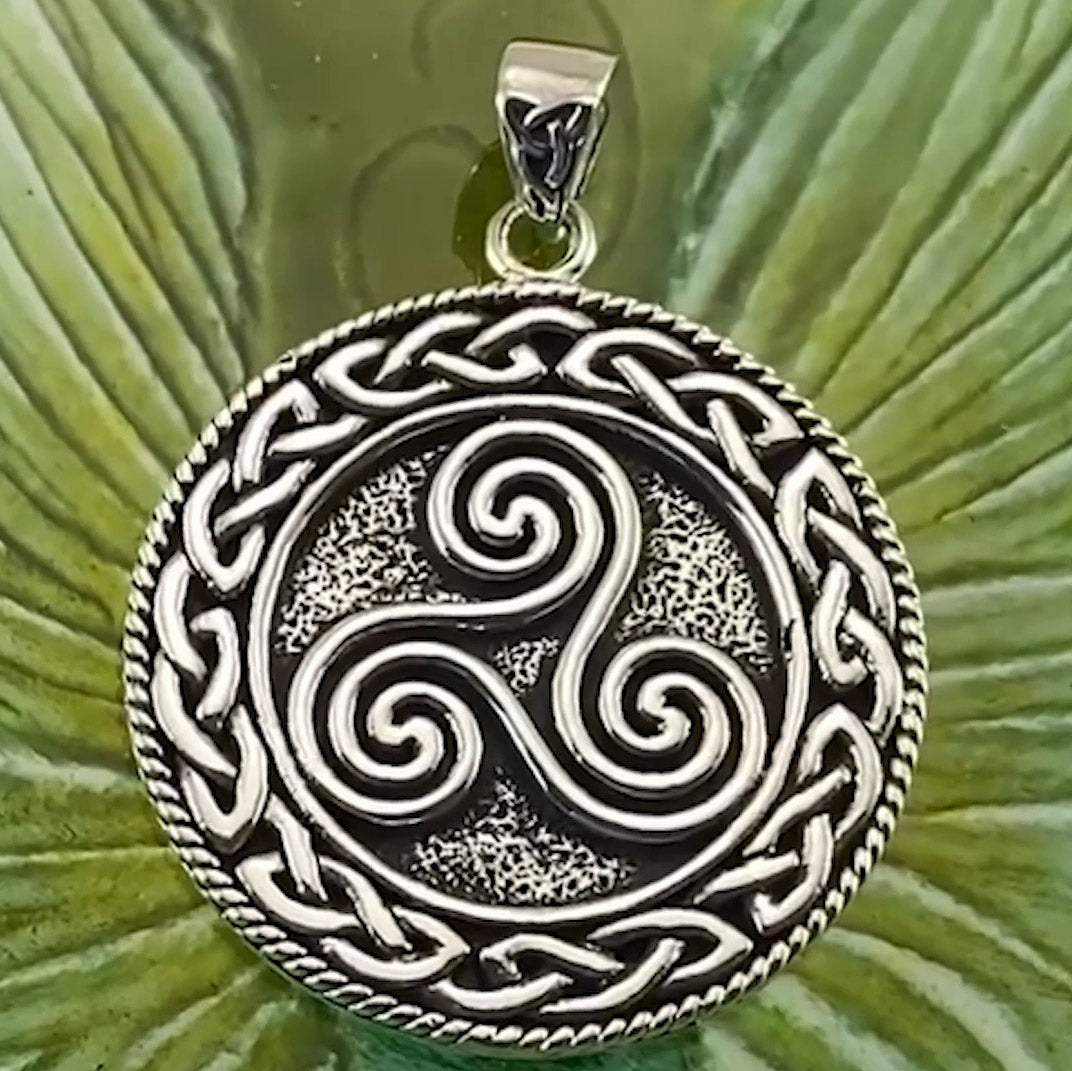 Large Celtic Knot Triskelion Pendant TP304