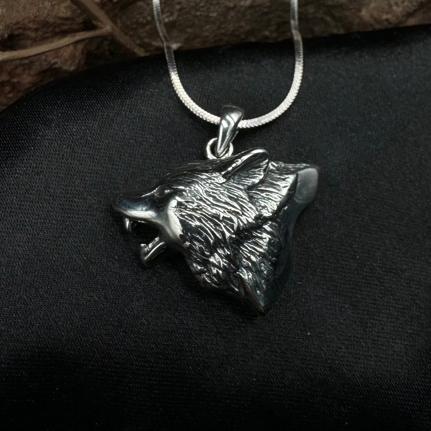Howling Wolf Sterling Silver Pendant TP812