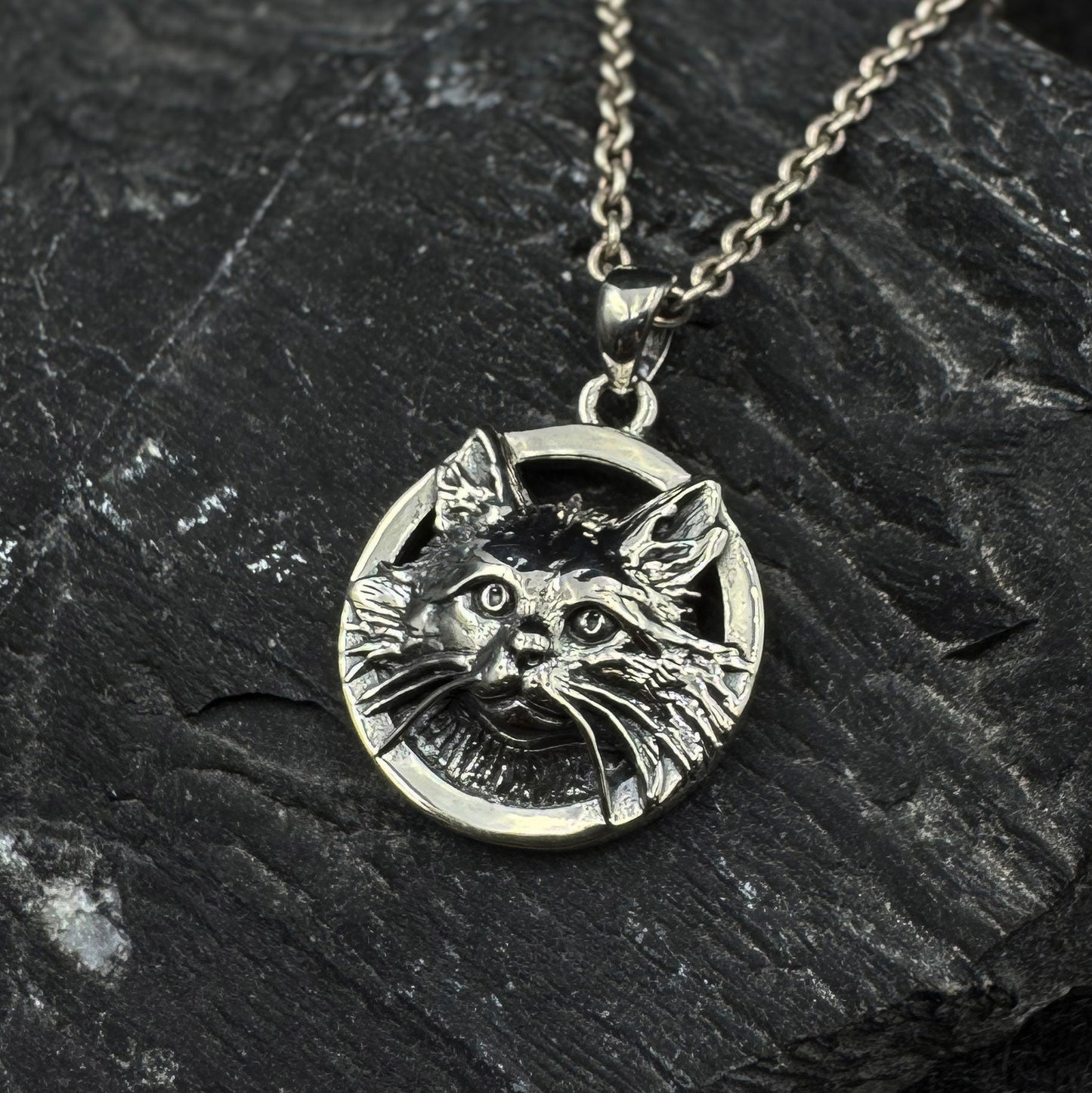 Lightweight Jody Bergsma Domestic Long Hair Cat Sterling Silver Pendant TPD6529