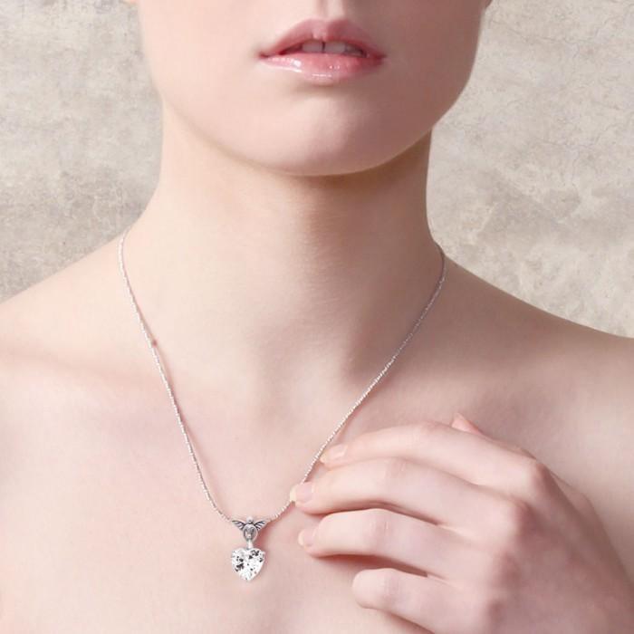 Gentle touch by the Wings of an Angel ~Sterling Silver Jewelry Pendant with a Heart-shaped Gemstone TPD2347