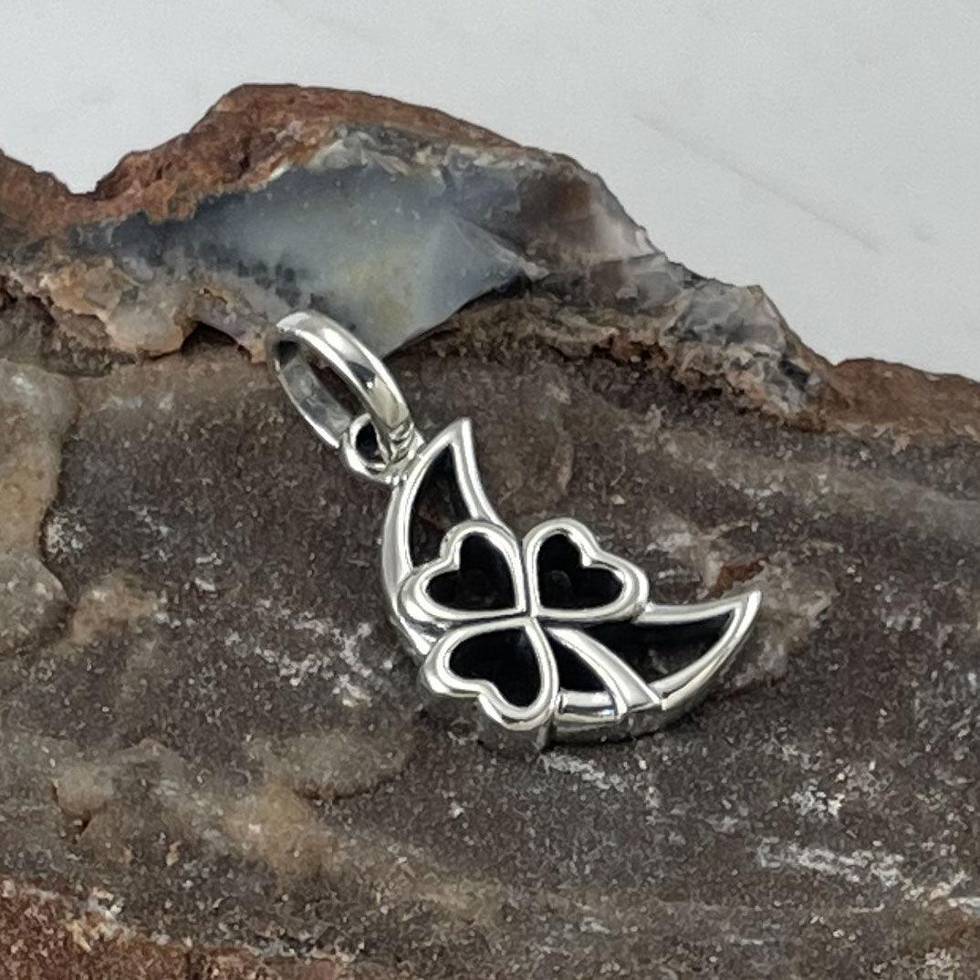 The Shamrock in Crescent Moon Silver Pendant TPD5268