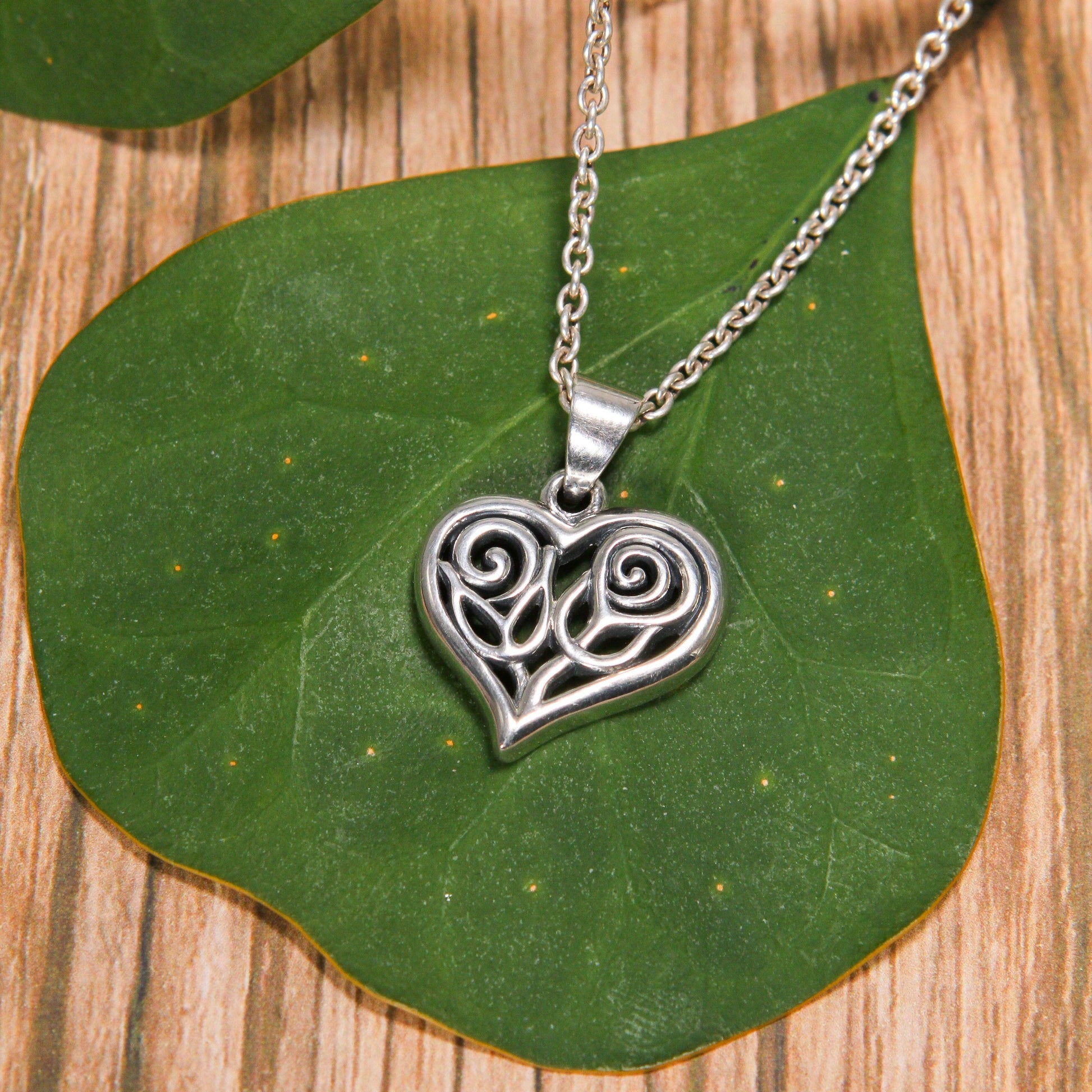 Double Roses in Heart Silver Pendant TPD6047 - peterstone.dropshipping