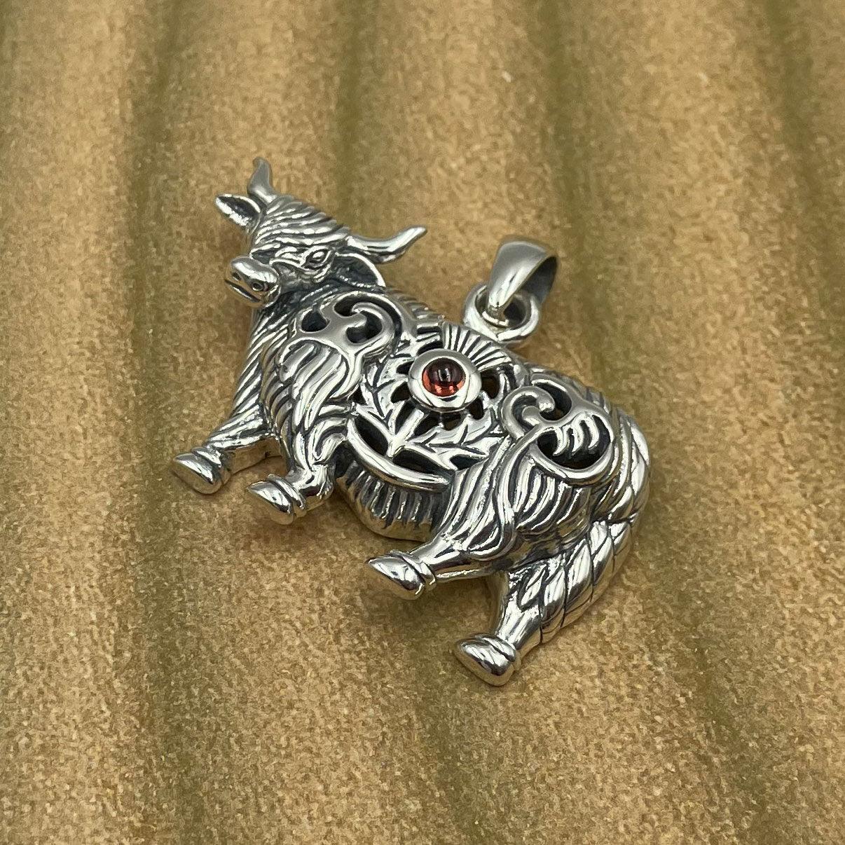 Highland Cow with Thistle and Gemstone Silver Pendant TPD6141 - Wholesale Jewelry