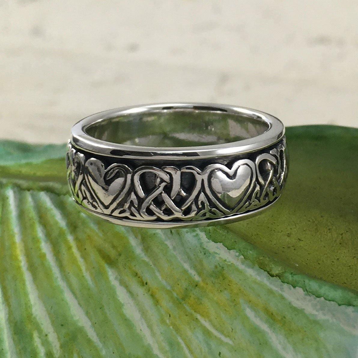 Share the gift of love ~ Celtic Knotwork and Hearts Sterling Silver Jewelry Ring TR3644
