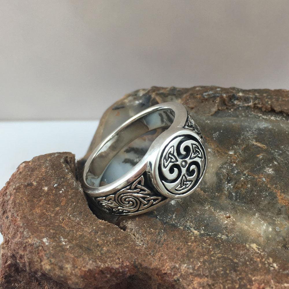 Spirit, mind, and passion ~ Sterling Silver Celtic Triquetra Ring TR925