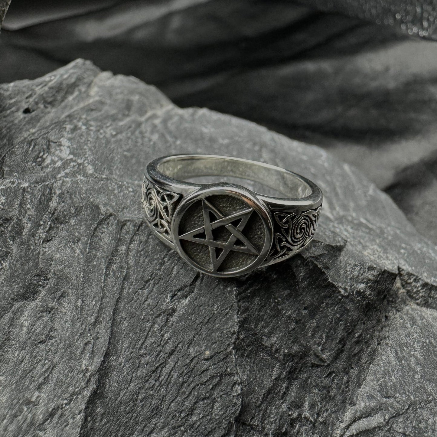 Pentacle with Celtic Sterling Silver Ring TR927
