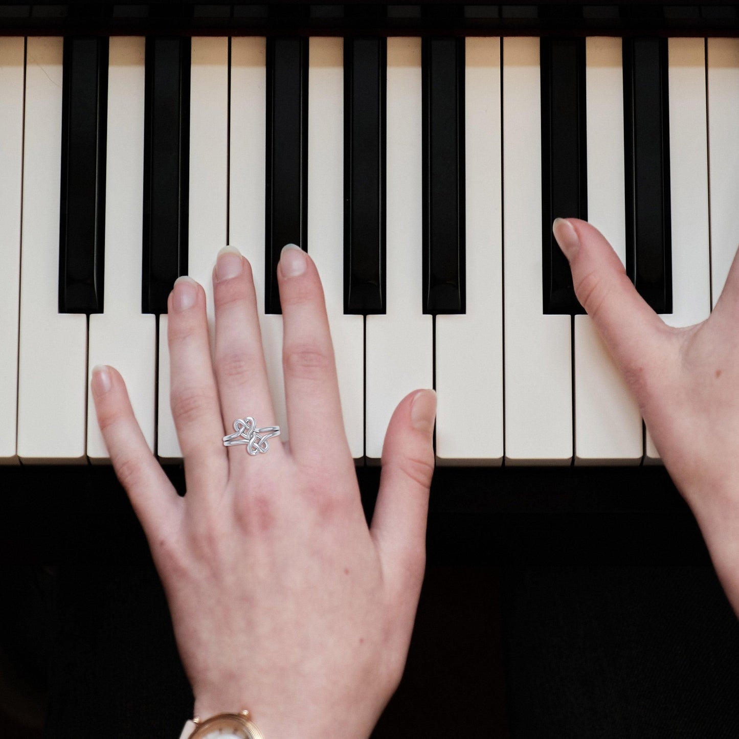 Double Celtic Heart Silver Ring TRI2391 - peterstone.dropshipping