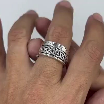 Peter Stone True Love Waits Celtic Silver Spinner Ring TRI2449