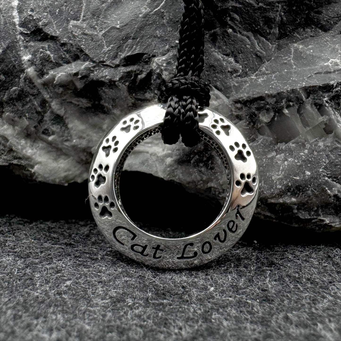 Lightweight Cat Lover Sterling Silver Pendant and Cord Set TSE994