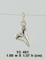 Shark Tooth Charm TC491 - peterstone.dropshipping