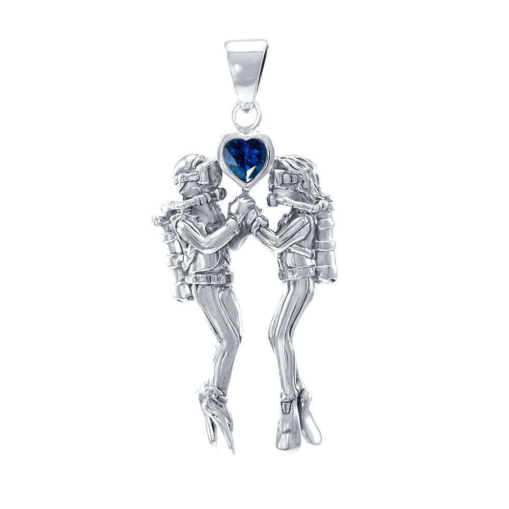 Gazing Dive Lovers Silver Pendant TP2685 Diver