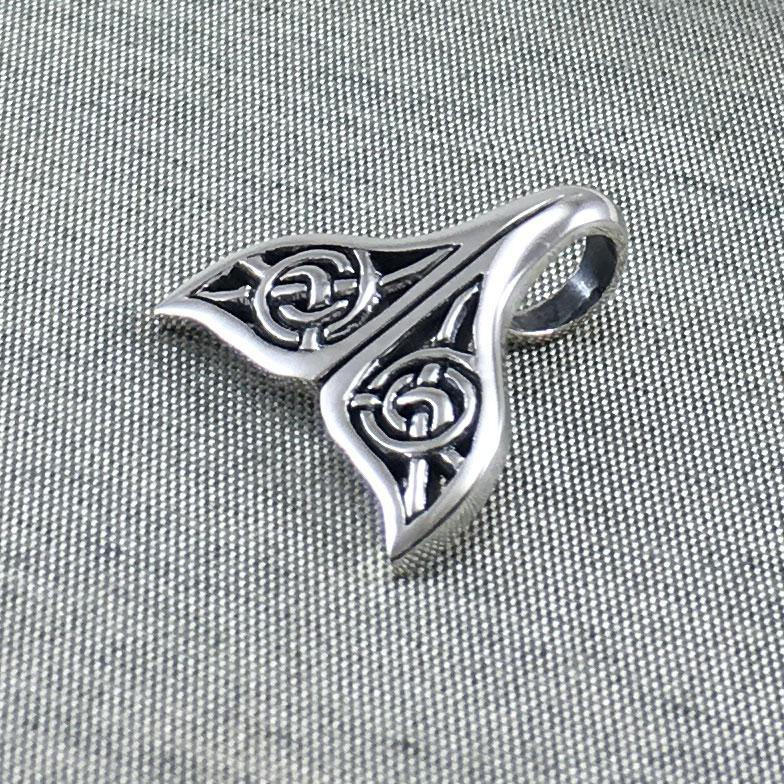 Celtic Spiral Whale Tail Silver Pendant TPD5704 - Wholesale Jewelry
