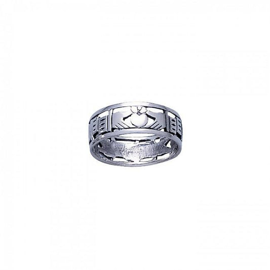 Irish Claddagh Silver Ring TR216