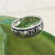 Share the gift of love ~ Celtic Knotwork and Hearts Sterling Silver Jewelry Ring TR3644 - Wholesale Jewelry